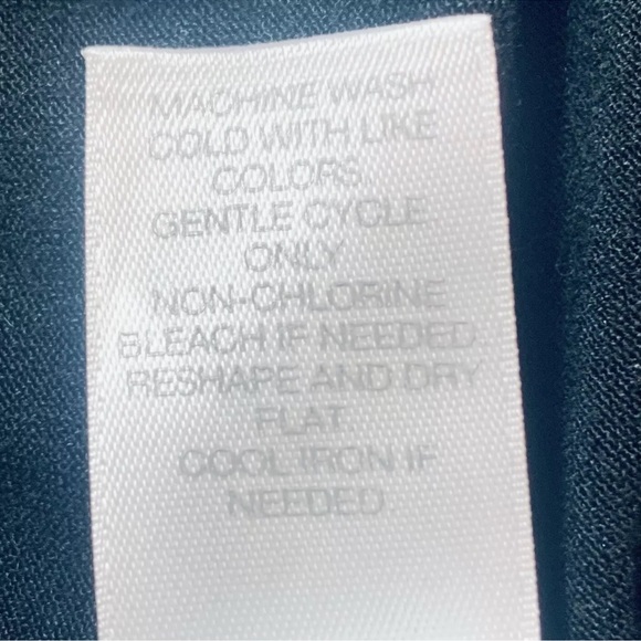 J. Jill Wearever Womens Petite MP Tunic Top Black Daisy Pintuck Stretch Keyhole - Picture 7 of 12